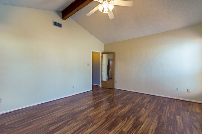 Building Photo - Two-story - 2 bedroom/ 2.5 bath townhome -...