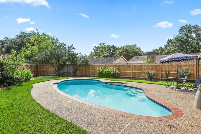 Building Photo - 11111 Sagepike Cir