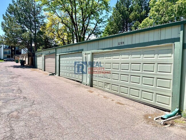 Building Photo - 2289 S Oswego Way