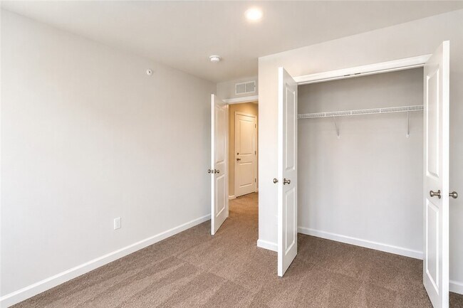 Building Photo - 210 Gress Rd