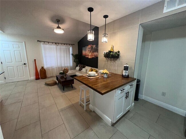 Building Photo - 2216 Grand Cayman Ct