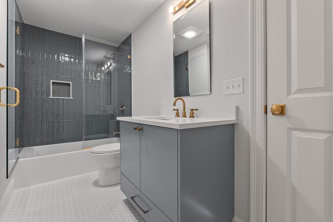 Building Photo - 7 Chatham Way