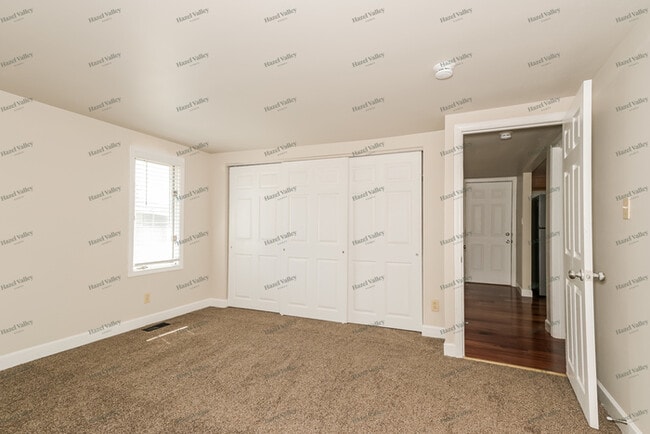 Building Photo - 3003 Ridgeview Dr