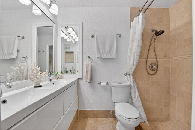 Building Photo - 3951 NE 17th Ave