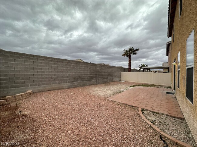 Building Photo - 2617 Rainbow Cactus Ct