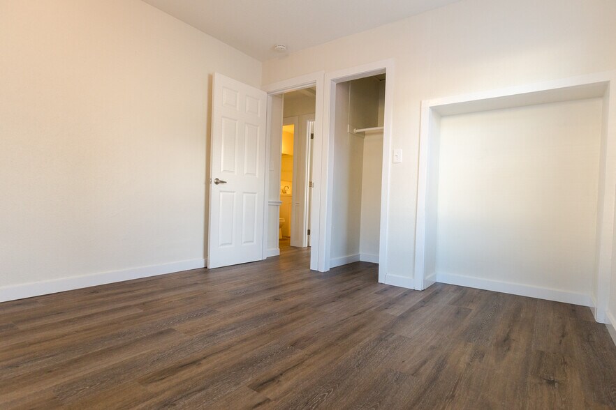 Building Photo - 14603 SE Arista Dr