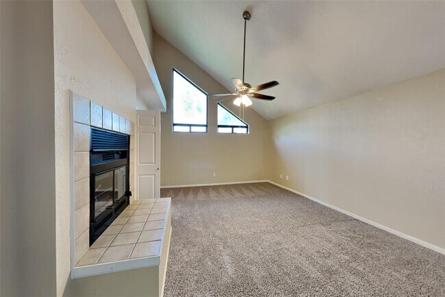 Building Photo - 2150 Paso Rello Dr