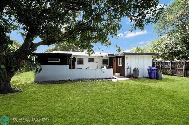 Building Photo - 6851 SW 22nd Ct