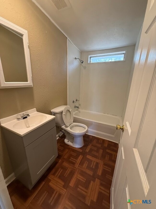 Building Photo - 519 Royal Oak Dr