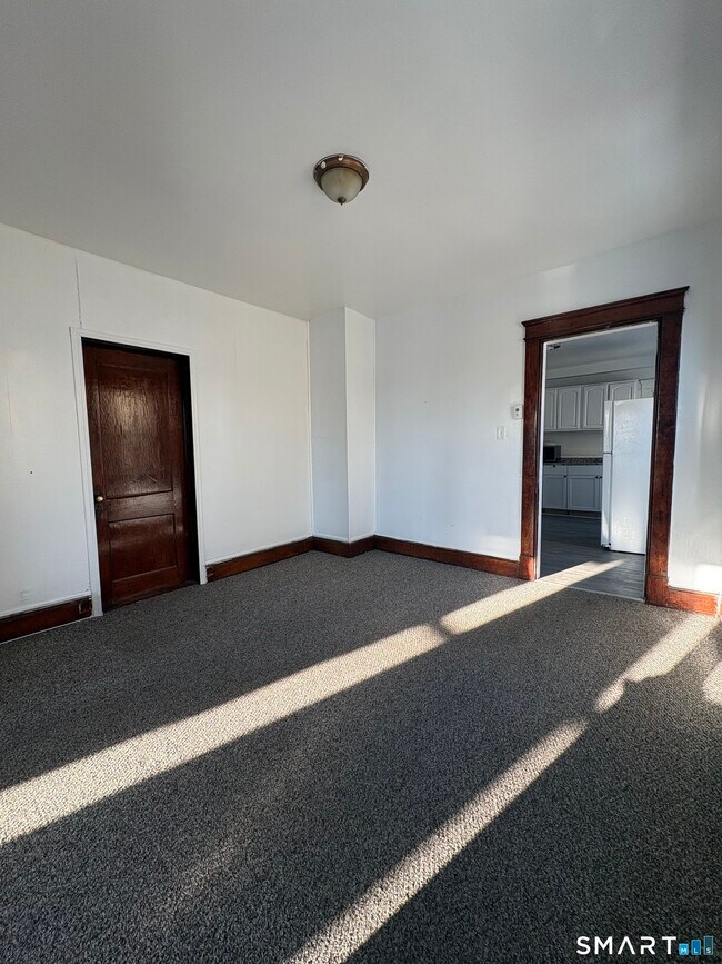 Building Photo - 37 Eastwood Ave