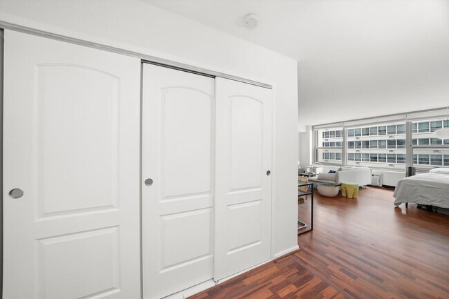 Building Photo - 3600 N Lake Shore Dr
