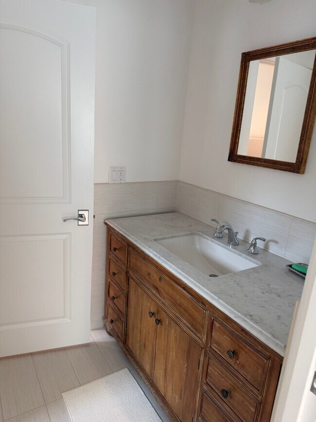 Building Photo - 4759 La Canada Blvd