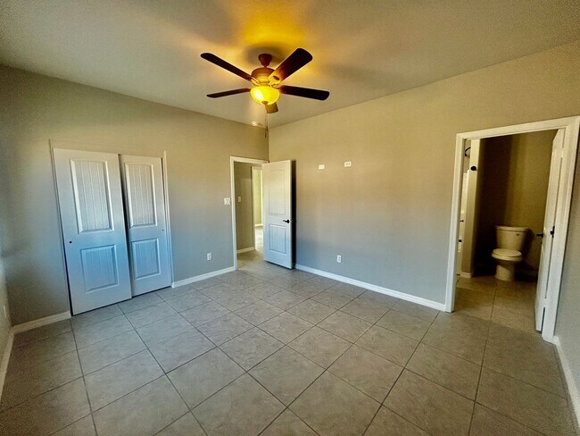 Building Photo - Newer 3-Bedroom Home in La Vida Subdivision-Modern Living with Upgrades Throughout!