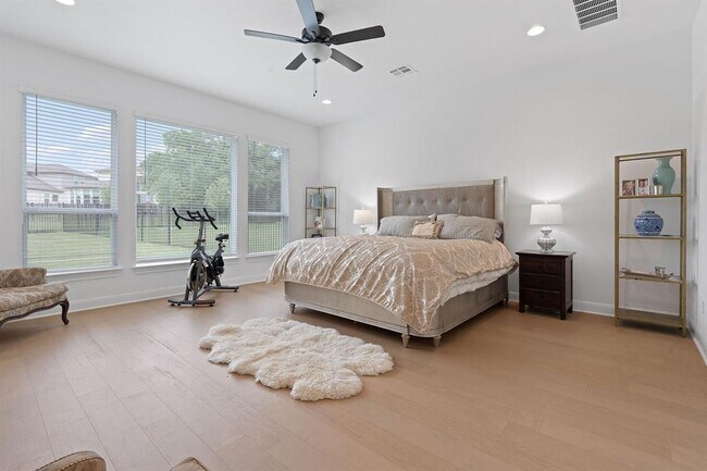 Building Photo - 309 Pear Tree Ln