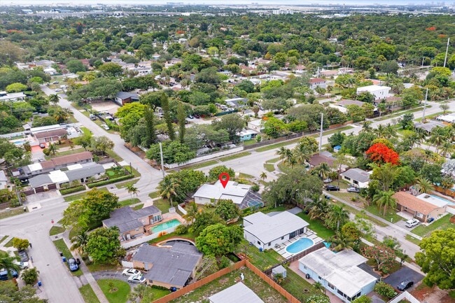 Building Photo - 3101 SW 16th St