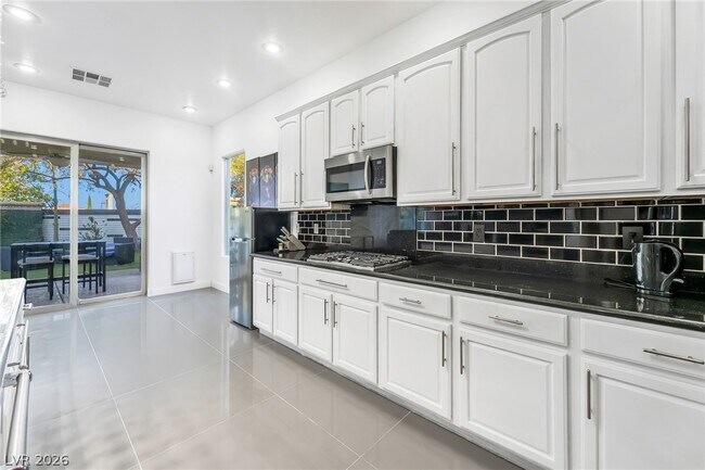 Building Photo - 10570 Eagle Nest St