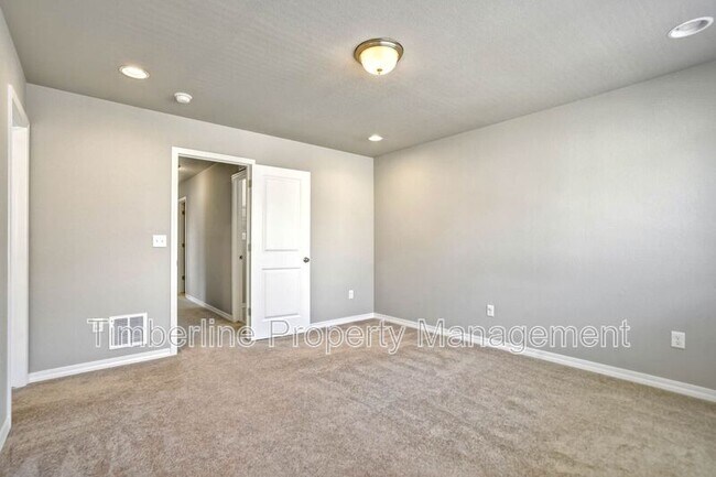 Building Photo - 7824 Woodmen Center Heights