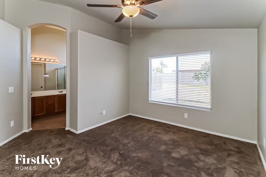 Building Photo - 8543 W Cherry Hills Dr