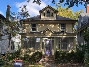 Building Photo - This Amazing 4BR/2 BA Home on Summit Hill ...