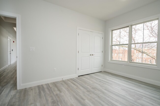 Building Photo - 144 Bergen Ave
