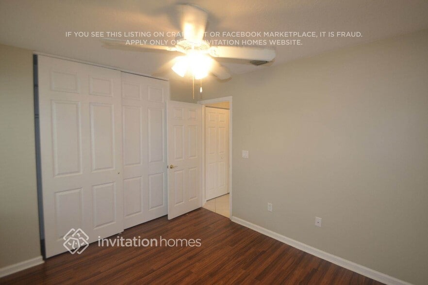 Building Photo - 5213 SW 158th Ave