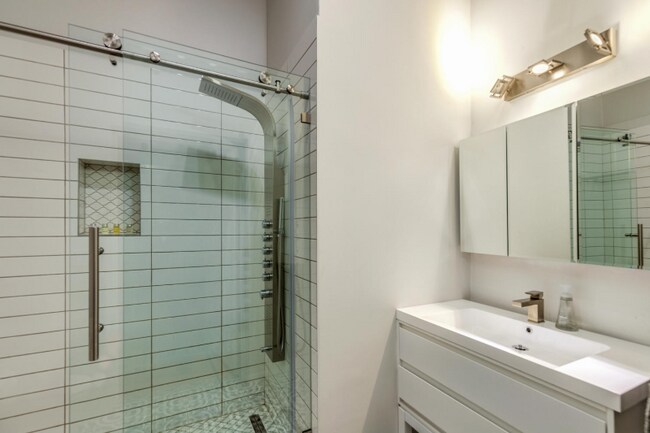 Building Photo - 1410 Gratiot Ave