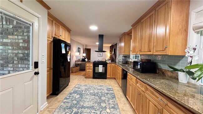 Building Photo - 3082 Greenbrook Way NE