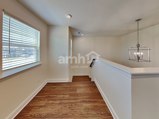 Building Photo - 115 Samara Ln