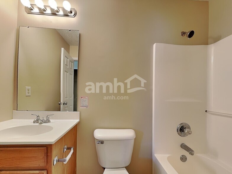 Building Photo - 2776 Shamu Dr