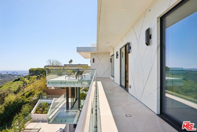 Building Photo - 2180 Stradella Rd