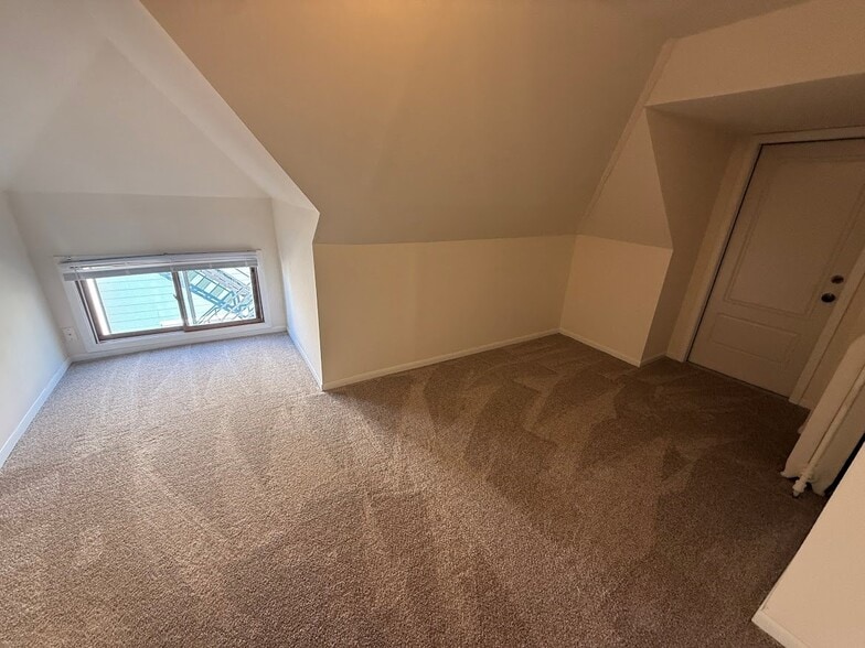 Building Photo - 315 N Blair St