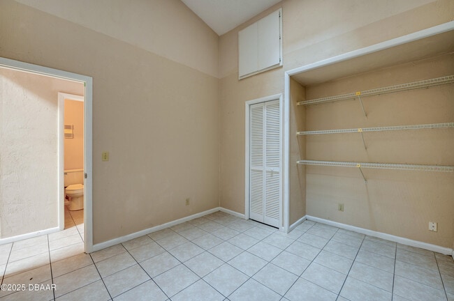 Building Photo - 26 Arbor Lake Park