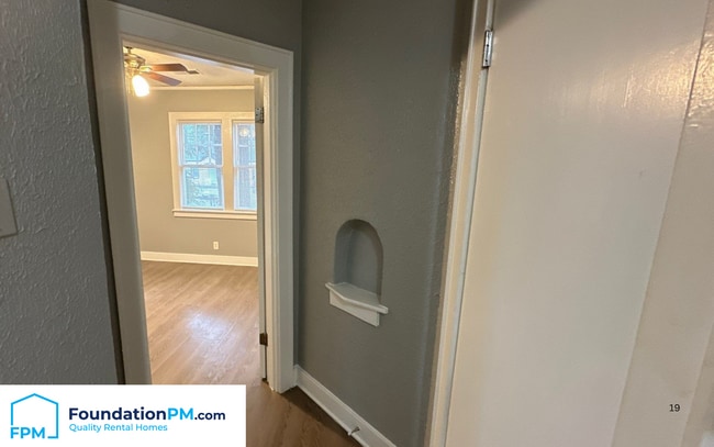 Building Photo - 2570 Malone Ave