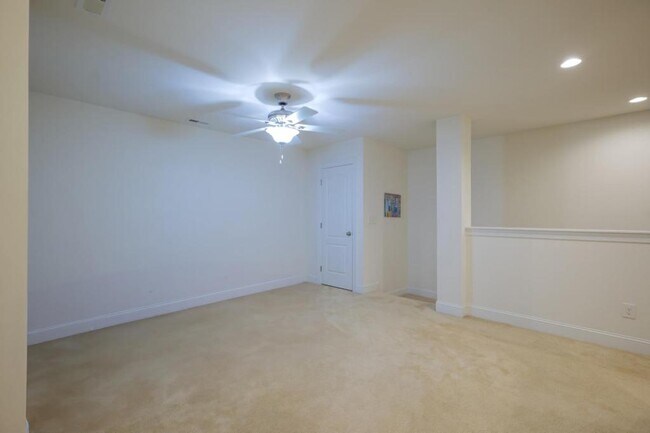 Building Photo - 411 Alamosa Pl