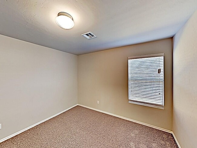 Building Photo - 13121 Bridgewater Ct