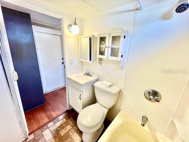 Building Photo - 825 Oakwood Dr