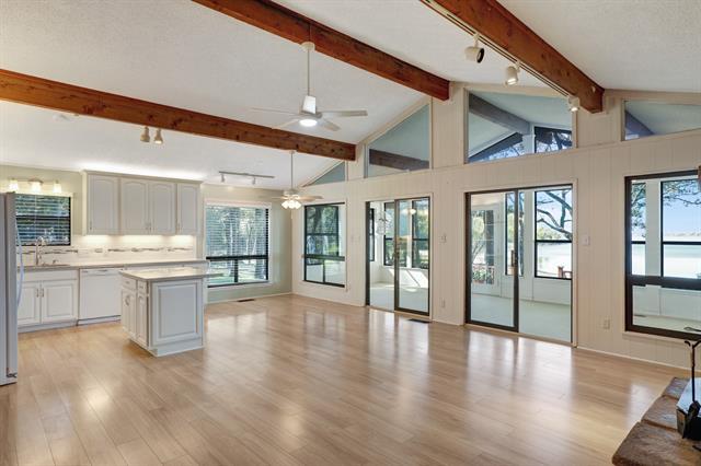 Building Photo - 11090 Lakeside Dr