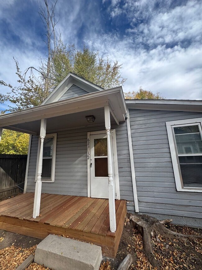 Primary Photo - 1412 1/2-621 N Wahsatch Ave