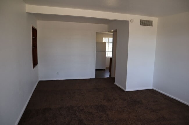 Building Photo - 120 Cochise Dr