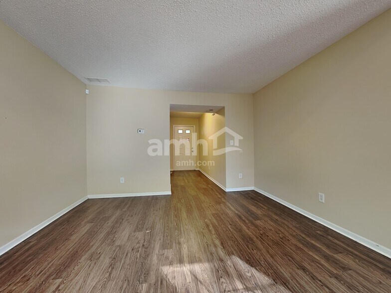 Building Photo - 5426 Alameda Rd