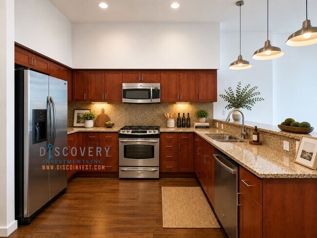 Building Photo - Uptown Place One Bedroom Condominium