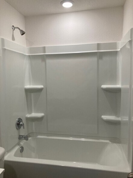 Building Photo - 11 Ripcord Ln