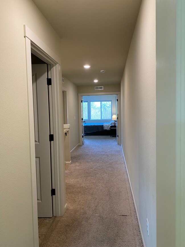 Building Photo - 10030 NW Bartlett Loop