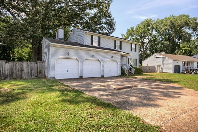 Primary Photo - 18 Lundy Ln