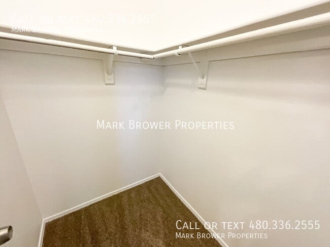 Building Photo - 500 N Roosevelt Ave