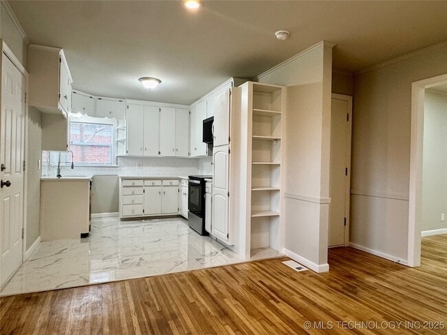 Building Photo - 5308 S Madison Ave