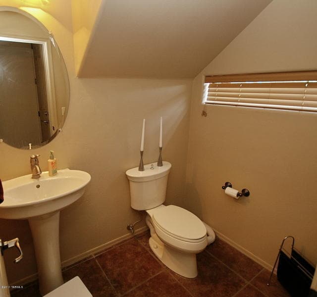 Building Photo - 3 Bedroom Eastside Townhome