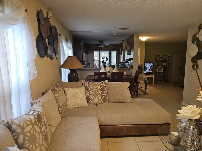 Building Photo - 189 Plumage Ln