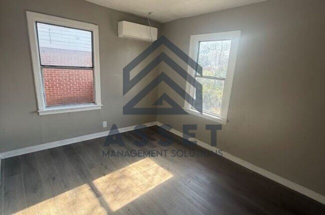 Building Photo - Adorable 2 Bed 1 Bath Home!