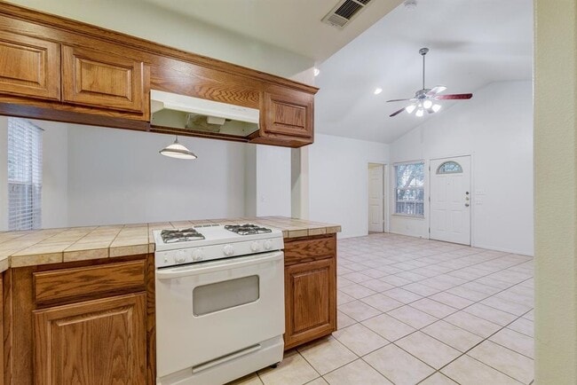 Building Photo - 106 E 46th St